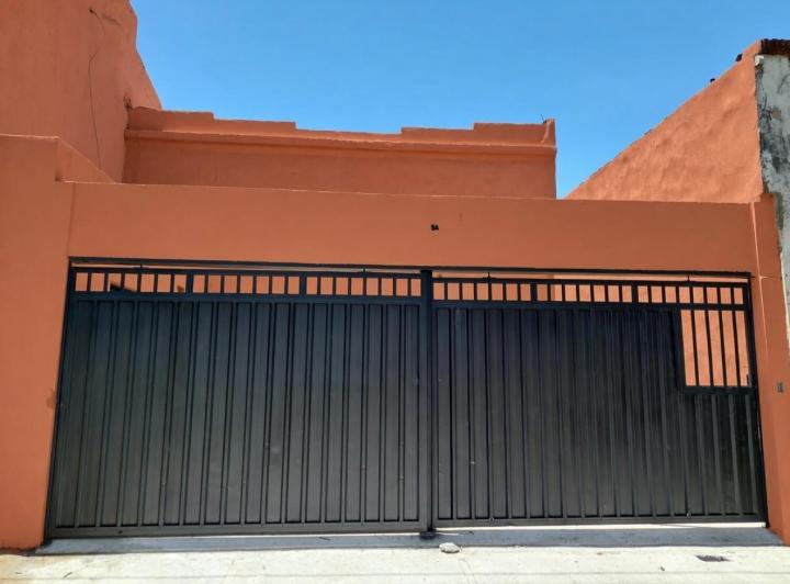 Casa · 180m² · 5 Ambientes · 2 Cocheras