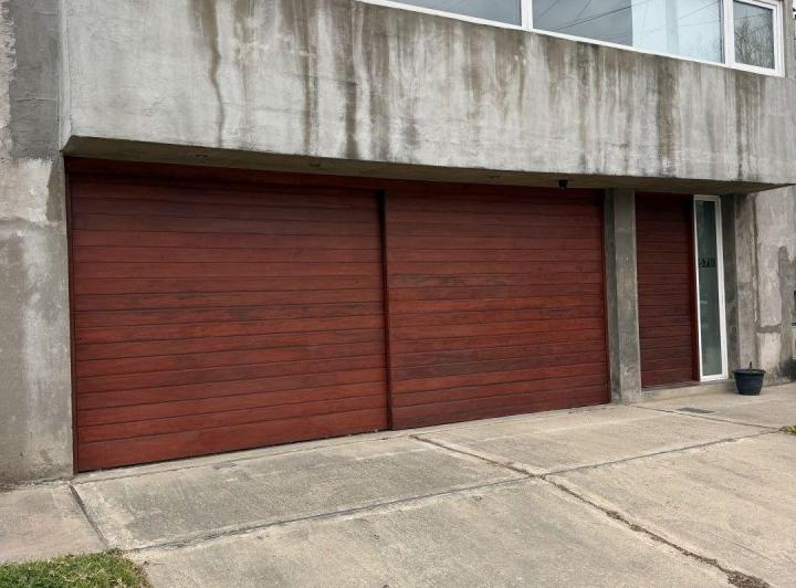 Casa · 192m² · 6 Ambientes · 2 Cocheras