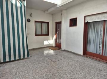 PH · 90m² · 4 Ambientes · Amplio PH de 4 Ambientes con Patio y Terraza