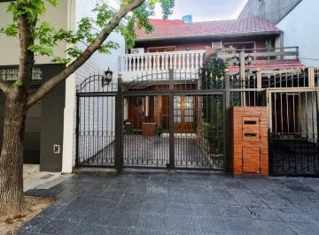 Casa · 265m² · 5 Ambientes · 1 Cochera · Venta de Hermoso PH 5 Ambientes de 265 m² en Barracas