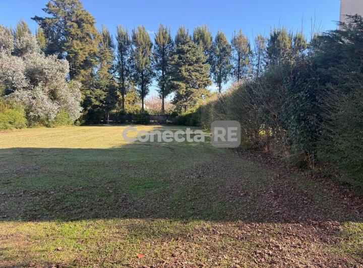 Terreno · 700m²