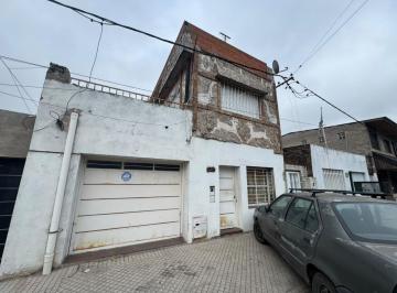 Casa · 300m² · 8 Ambientes · 1 Cochera · Casa en Venta. Barrio Las Delicias