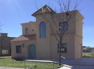 Casa de 8 ambientes, Pilar · Casa Venta Barrio San Pablo con Vista a Espacio Verde