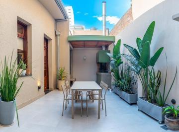 Casa · 93m² · 5 Ambientes · Casa de Pasillo Brown y Oroño 2 Dorm. Patio Parrilla Reciclada