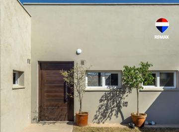 Casa · 107m² · 3 Ambientes · 1 Cochera · Casa a La Venta en Via Aurelia a Estrenar