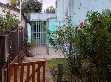 Casa · 86m² · 5 Ambientes · 2 Cocheras · Se Vende Casa en Alejandra - Zona Centro