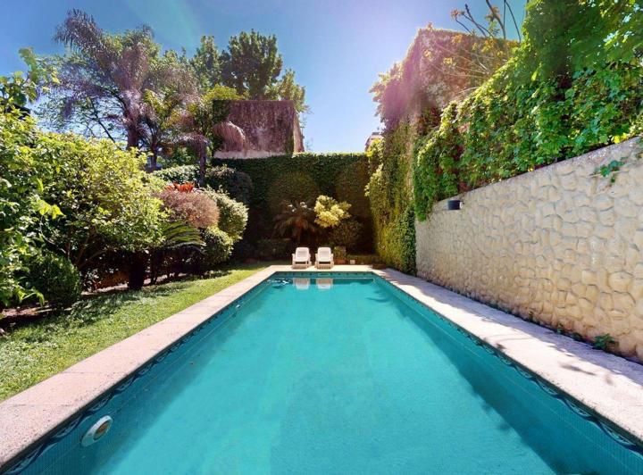 Casa · 499m² · 5 Ambientes · 3 Cocheras