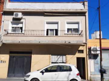 PH · 82m² · 3 Ambientes · PH 3 Amb. Amplios Tot: 198 m² m Bueno a 1 Km de Caba