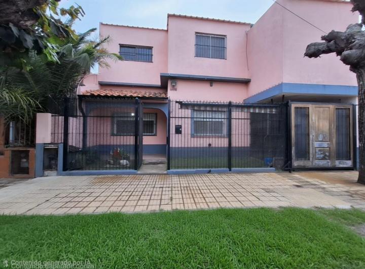 Casa · 160m² · 4 Ambientes · 2 Cocheras