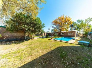 Casa · 65m² · 3 Ambientes · 1 Cochera · Casa Venta en Andino 2 Dorm. Pileta