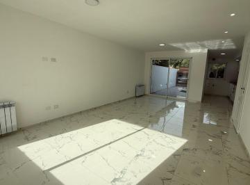 Casa · 91m² · 3 Ambientes · 1 Cochera · Duplex 3 Ambientes a Estrenar Apto Credito