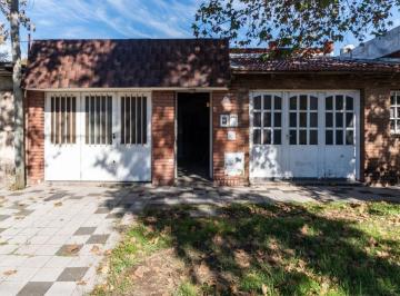 Casa · 194m² · 4 Ambientes · 1 Cochera · Venta Casa Belgrano Tres Dorm.
