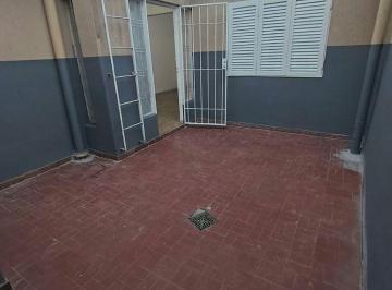 PH de 2 ambientes, General San Martín · Alquiler 2 Amb. Sin Expensas con Patio