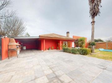 Casa · 170m² · 4 Ambientes · 2 Cocheras · Casa en Venta La Plata