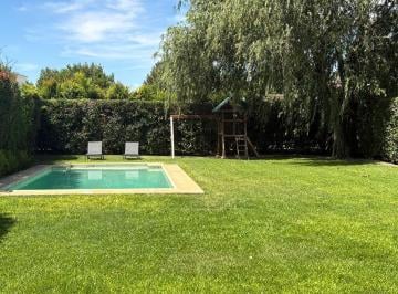 Casa · 250m² · 8 Ambientes · 2 Cocheras · Casa Chalet en Alq. Temporario en Santa Barbara, Tigre, G. B. a. Zona Norte