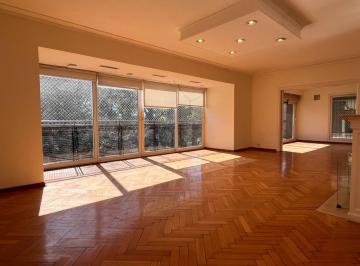 Departamento · 233m² · 4 Ambientes · 1 Cochera · Alquiler Piso con Jardín de Invierno en Recoleta