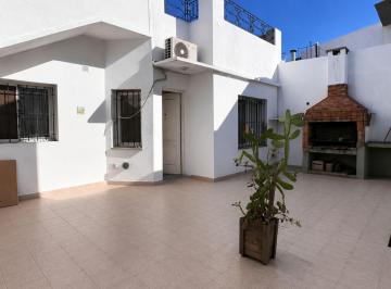Casa · 126m² · 3 Ambientes · 2 Cocheras · Venta Casa 3 Amb San Martin Garaje Patio Terraza