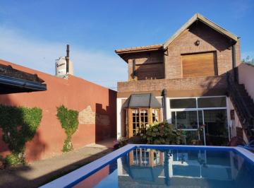 Casa · 180m² · 5 Ambientes · 3 Cocheras · Venta Casa Quilmes 5 Amb Quincho Pileta Parrilla