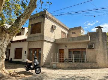 Casa · 186m² · 4 Ambientes · 2 Cocheras · Venta Casa Tres Dorm. Francia y La Paz
