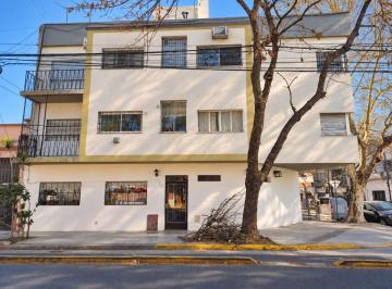 Departamento de 2 ambientes, Floresta · Departamento 2 Ambientes y Medio Al Frente con Balcon 1er Piso Escalera