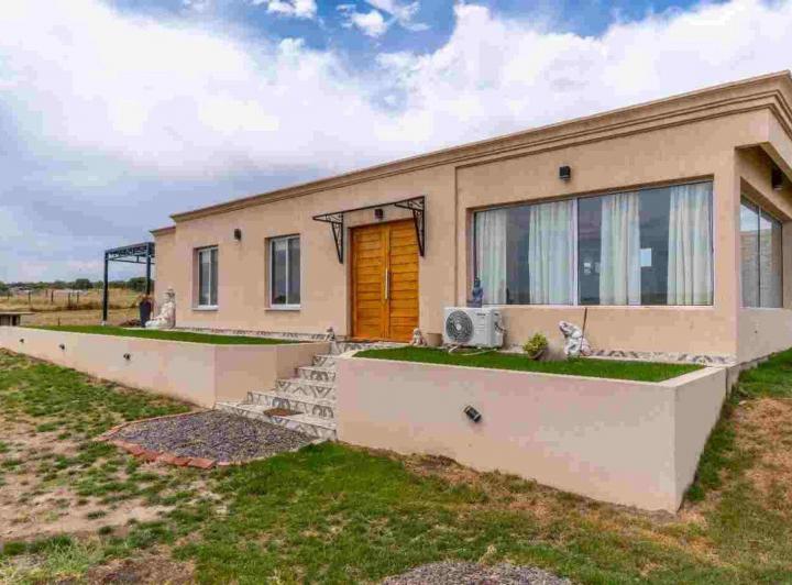 Casa · 95m² · 4 Ambientes · 1 Cochera