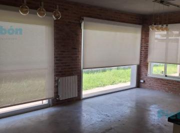 Casa · 79m² · 2 Dormitorios · 1 Cochera · Venta de Casa