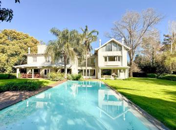 Casa · 600m² · 12 Ambientes · 5 Cocheras · Casa en Venta - Santa Rita