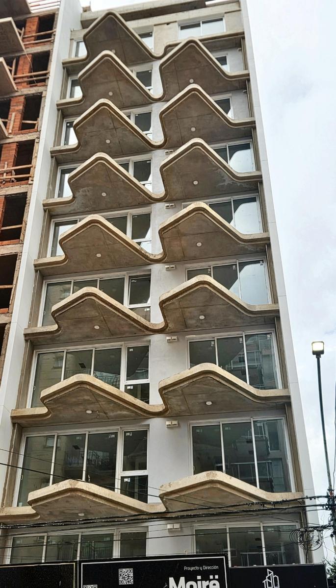 Depto 2 amb, 68m² con baulera y vista lateral al mar — La Perla