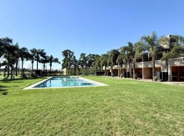 Casa · 72m² · 4 Ambientes · 1 Cochera · Cabaña en Venta en Santa Rosa de Calchines
