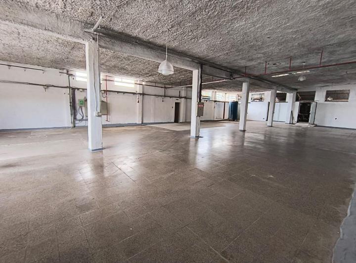 Local comercial · 375m² · 5 Ambientes