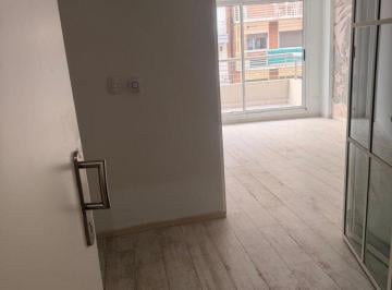 Departamento de 3 ambientes, Flores · Departamento 3 Amb. Frente, Apto Profecional, Una Cuadra Subte a