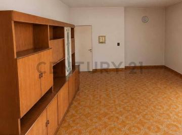 Oficina comercial · 107m² · 5 Ambientes · Venta PH 5 Ambientes en Esquina con Balcón a Dos Calles - Lomas del Mirador