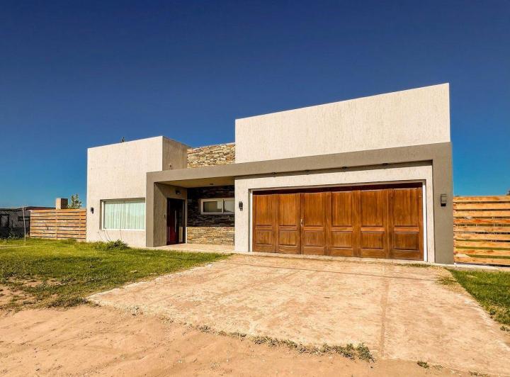 Quinta vacacional · 209m² · 2 Dormitorios · 1 Cochera