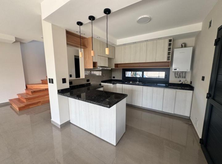 PH · 400m² · 4 Ambientes · 2 Cocheras