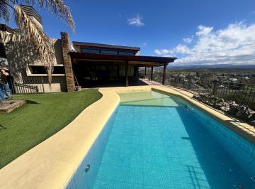 Casa · 1000m² · 4 Ambientes · 8 Cocheras · Venta Casa en Villa del Lago Carlos Paz