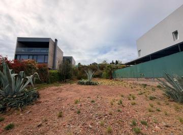 Terreno · 674m² · Terreno en B° Palmares 3° Etapa