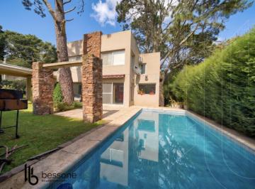 Casa · 150m² · 3 Ambientes · 2 Cocheras · Casa en Sierra de Los Padres con Pileta