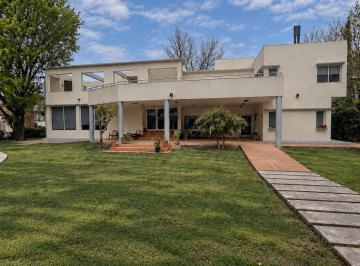 Casa de 6 ambientes, San Lorenzo · Casa en Venta en Country Portal del Sol – San Lorenzo