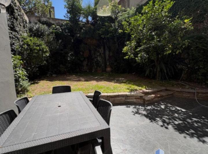 Casa · 283m² · 7 Ambientes · 2 Cocheras