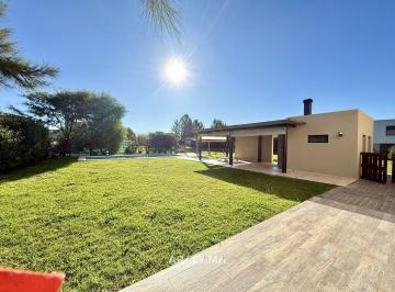 Casa · 200m² · 4 Ambientes · 3 Cocheras · Casa en Venta en El Principado - Canning