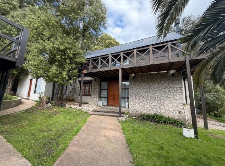 Casa · 200m² · 3 Ambientes · 1 Cochera