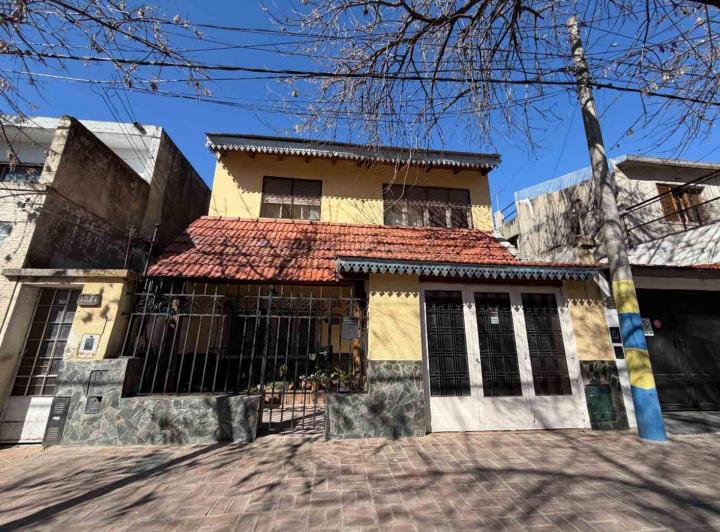 Casa · 137m² · 5 Ambientes · 1 Cochera