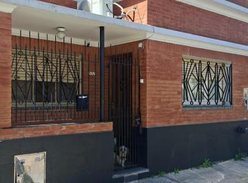 Casa · 236m² · 5 Ambientes · 3 Cocheras · 2 Casas Mismo Lote Venta Villa Dominico Apto Credito Garaje