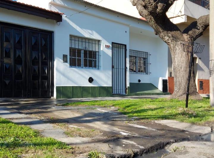 Casa · 100m² · 3 Ambientes · 1 Cochera