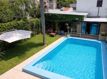 Casa · 240m² · 5 Ambientes · 2 Cocheras · Casa en Zona Sur