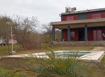 Casa · 480m² · 3 Ambientes · 1 Cochera · Casa en Alquiler en Valle de Anisacate 2 Habitaciones y Pileta
