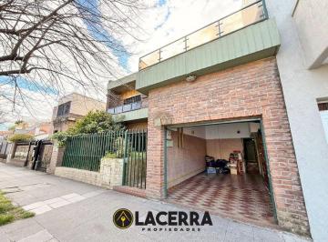 Casa de 5 ambientes, General San Martín · Venta de Casa de 5 Ambientes con Garage, Patio, Balcón y Terrazas