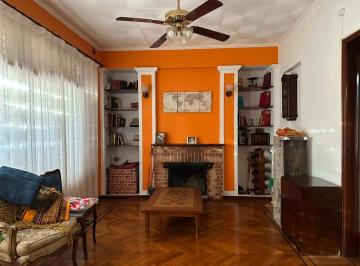 PH · 129m² · 5 Ambientes · PH en Villa Urquiza Venta con Parrilla Luminoso