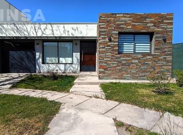 Casa · 160m² · 4 Ambientes · Casa en Alquiler en Barrio Privado Rincon de Drummond