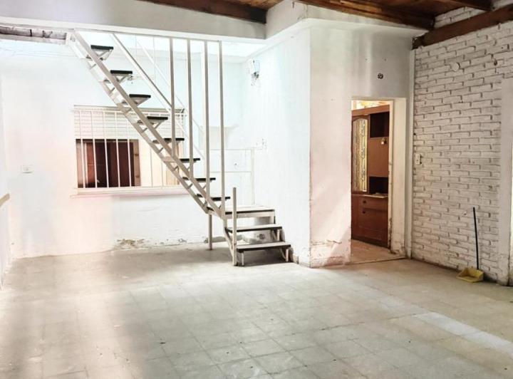 Casa · 380m² · 5 Dormitorios · 2 Cocheras